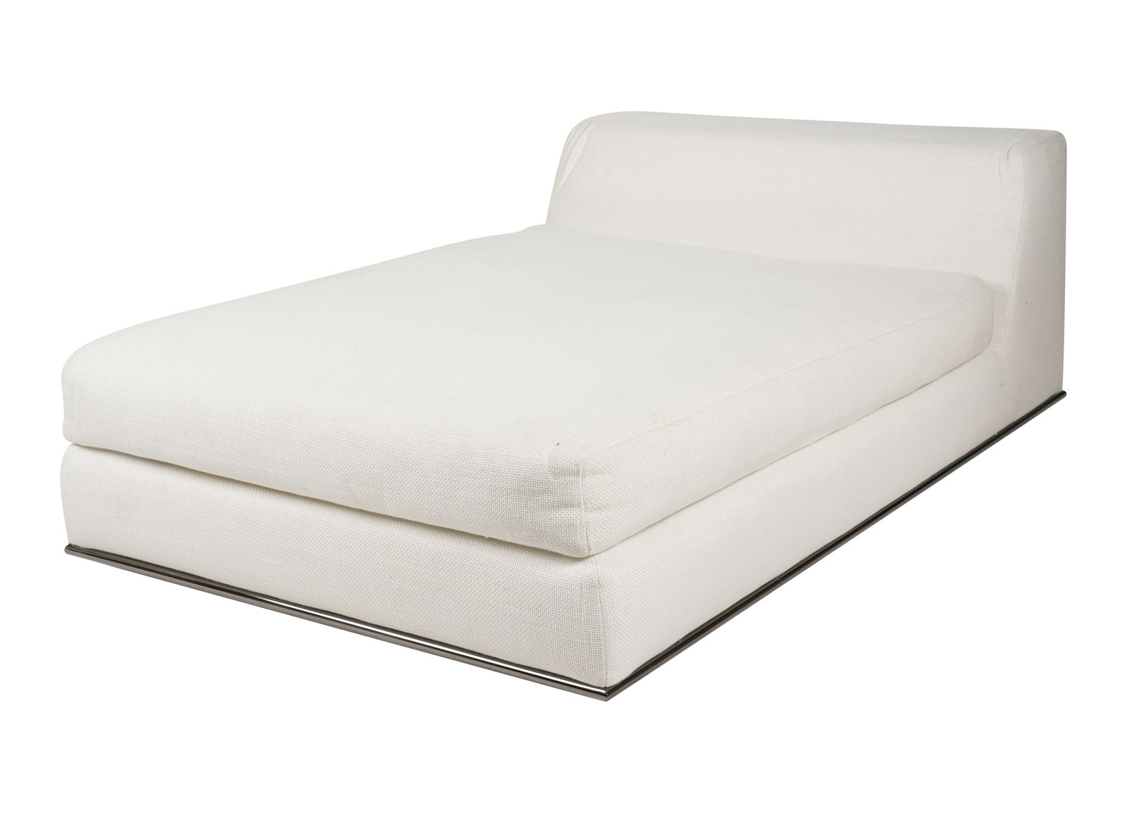 A Minotti Chaise Lounge: white fabric, chromed metal; with removable seat cushion and two throw pillows; with manufacturer's cloth tag 22 x 61 x 40 in. (55.9 x 154.9 x 101.6 cm.)