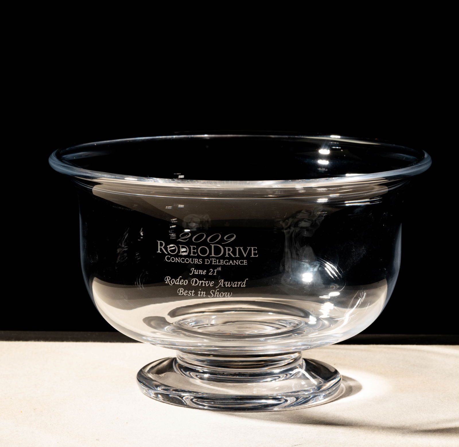 2009 Rodeo Drive Concours d'Elegance Trophy: June 21st, 2009, Rodeo Drive Award, Best In Show, a Simon Pearce glass vase 6 x 9 1/2 in. (15.2 x 24.1 cm.)