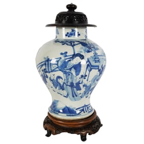 A Chinese Blue and White Porcelain Vase