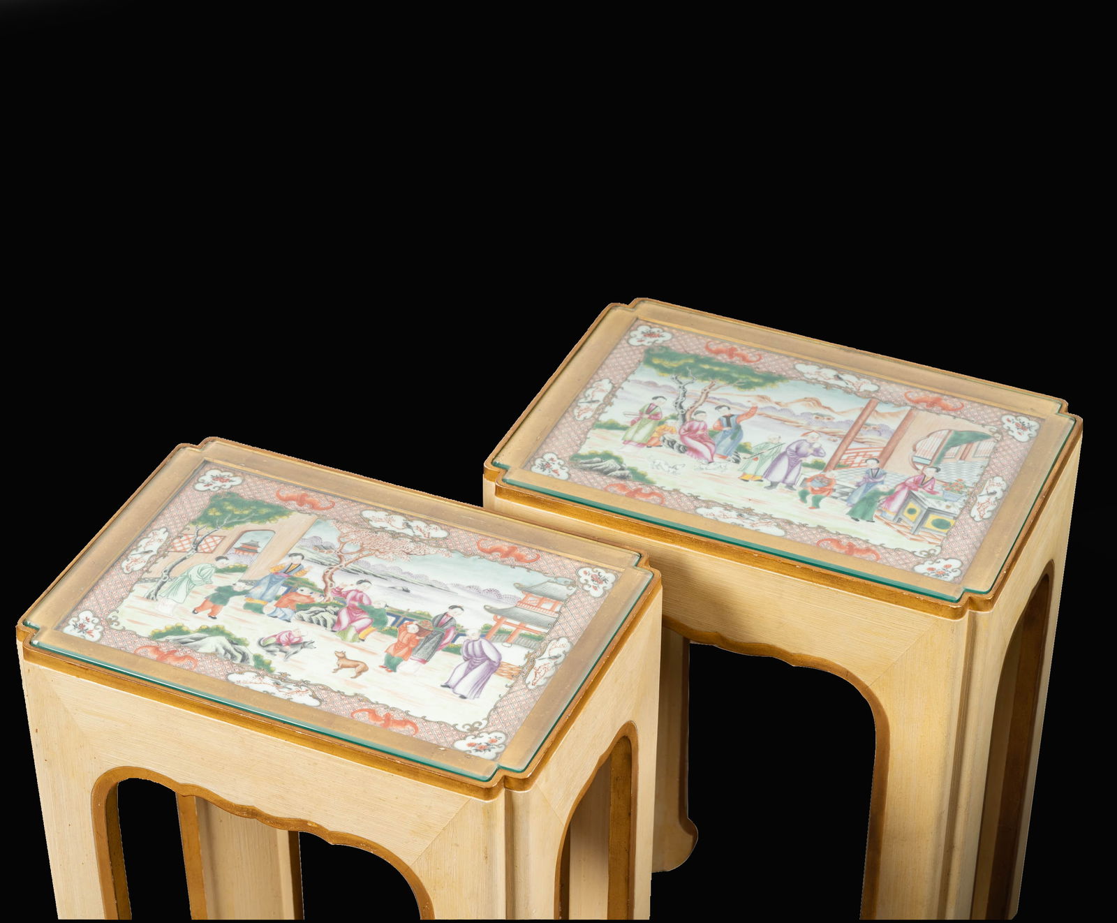 A Pair of Chinese Famille Rose Porcelain Plaques (1 of 20)