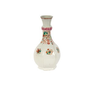 A Chinese Export Famille Rose Porcelain Vase