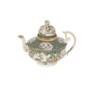 A Chinese Famille Verte Porcelain Teapot