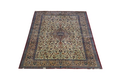 A Persian Isfahan Wool and Silk Rug 7' x 4'6"