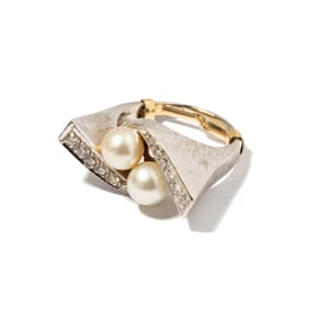 14 Karat White Gold Diamond And Pearl Ring
