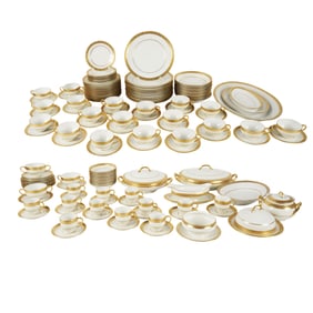 A Hutschenreuther Bavarian Porcelain Service