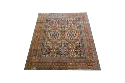 A Persian-Style Rug 6' x 4'11"