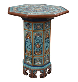 An Antique English Majolica Table