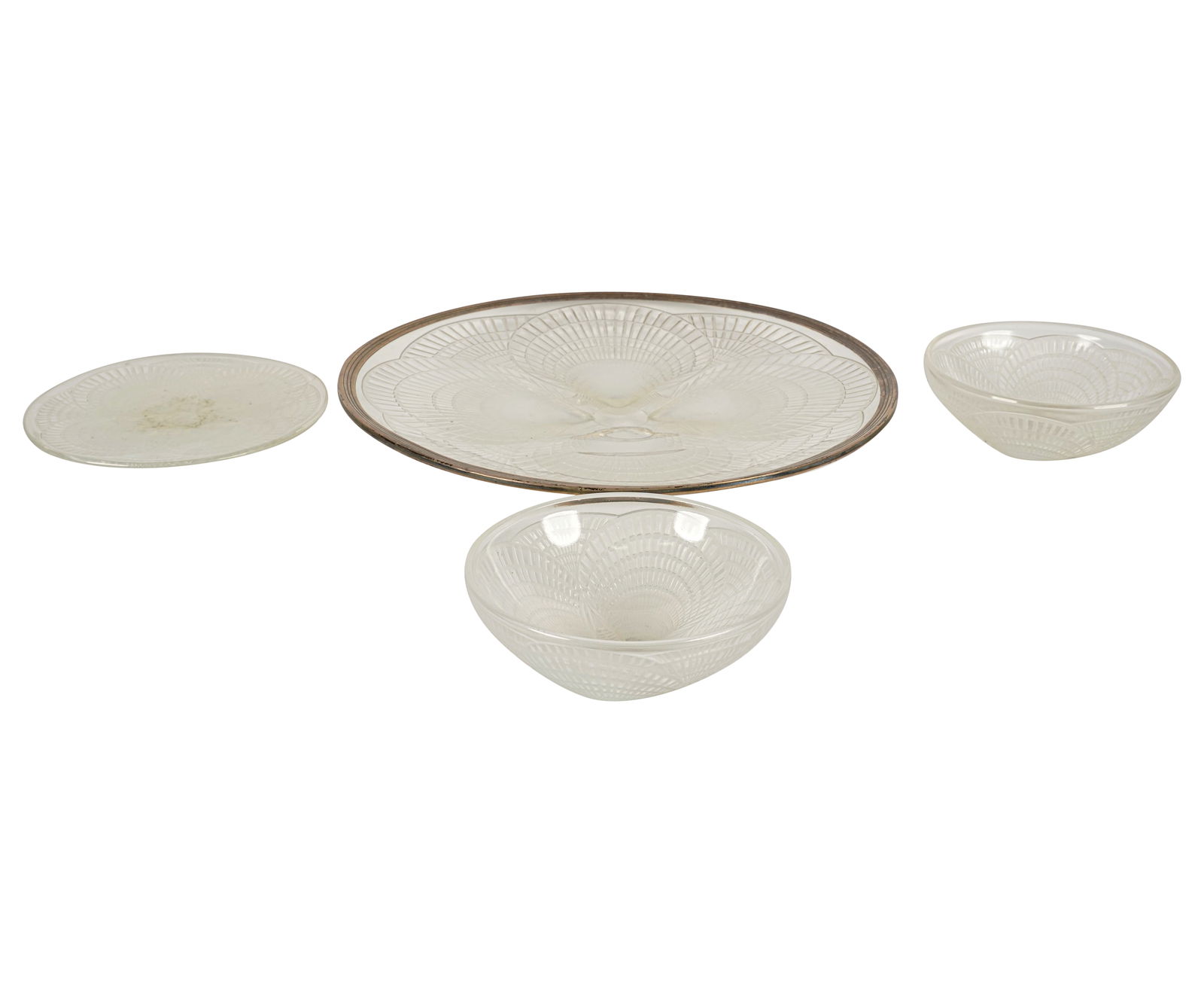 A Rene Lalique Coquilles Charger, Plate, and Two Bowls (1 of 10)