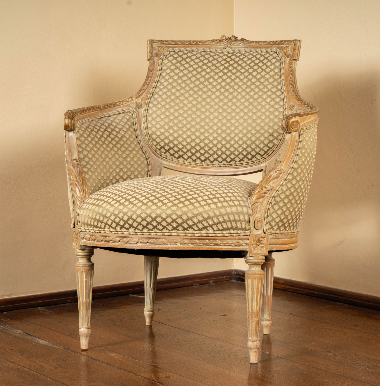 An Italian Neoclassical-Style Bergere (1 of 10)