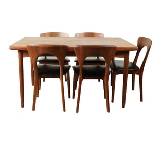 Niels Koefoed: Five Peter Chairs