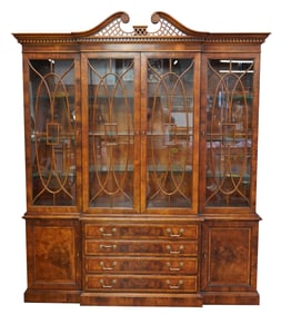 A Henredon Chippendale-Style Breakfront Cabinet