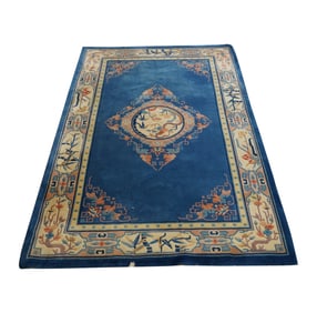 A Chinese Art Deco-Style Rug 8' x 5'