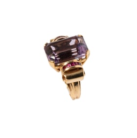 14-KARAT YELLOW GOLD AMETHYST AND RUBY RETRO RING