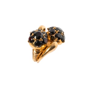 14-KARAT YELLOW GOLD GARNET CLUSTER RING