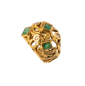 18-KARAT YELLOW GOLD EMERALD AND DIAMOND WIDE BAND RING