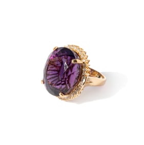 14-KARAT YELLOW GOLD AMETHYST AND DIAMOND HALO RING