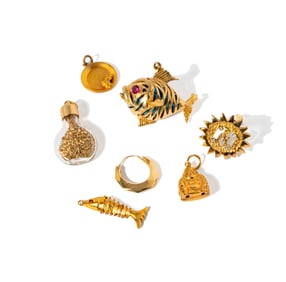 SEVEN MISCELLANEOUS 14-KARAT YELLOW GOLD ITEMS OF JEWELRY
