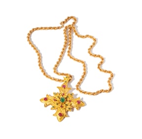 18-KARAT YELLOW GOLD GEMSET CROSS PENDANT NECKLACE