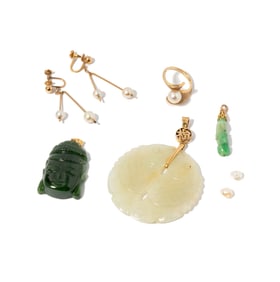GROUP OF ASSORTED 14 KARAT YELLOW GOLD, CULTURED PEARL, AND JADE JEWELRY