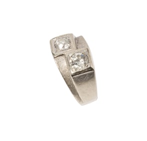 14 KARAT WHITE GOLD DIAMOND RING