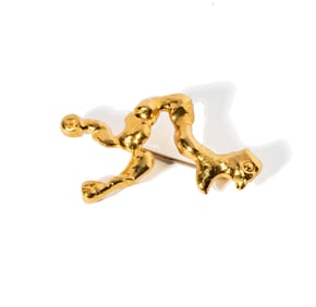 JEAN MAHIE 22 KARAT YELLOW GOLD SCULPTURAL BROOCH