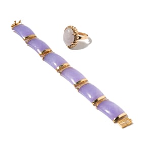 14 Karat Yellow Gold, Lavender Jade Bracelet with Ring
