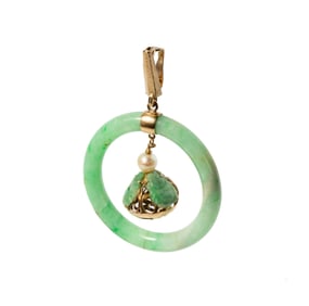 14 Karat Yellow Gold Jade Pendant