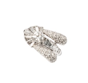 18 Karat White Gold Diamond Ring