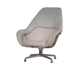 A Steelcase Egg-Style Swivel Lounge Chair