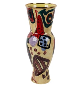 A Decorative Pottery Vase
