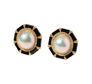 Tallarico, Pair of 18 Karat Yellow Gold Mabe Pearl, Onyx and Diamond Ear Clips