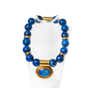 Elizabeth Gage 18 Karat Yellow Gold Lapis Lazuli Pendant Necklace