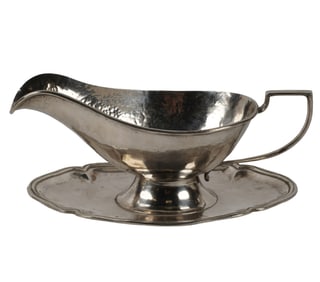 A Zetko Peruvian Hammered .900 Silver Sauce Boat