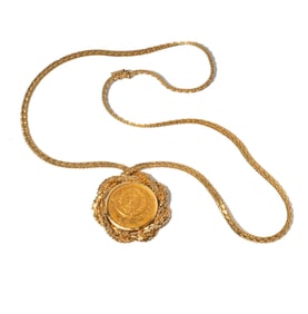 14 Karat Yellow Gold Necklace with a 1959, 20 Peso Gold Coin