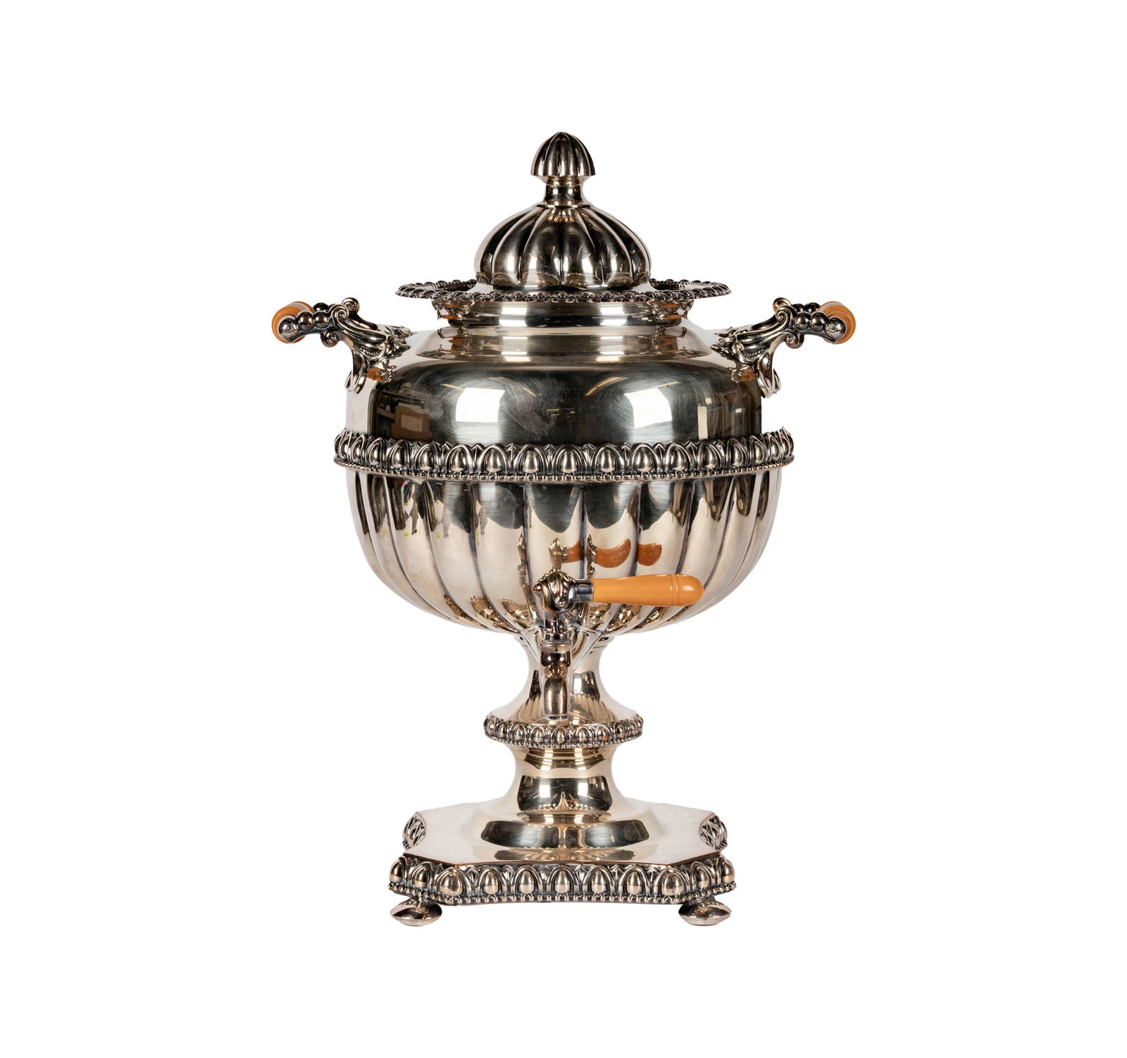 An English Silver-plated Hot Water Urn (1 of 15)