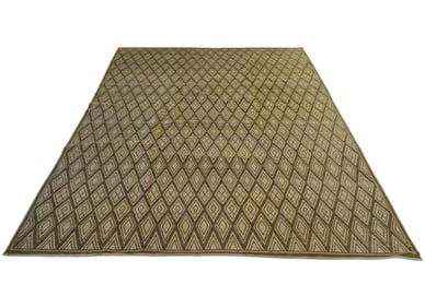 A Thomas O'Brien for Safavieh Rug 13'9" x 10'1"