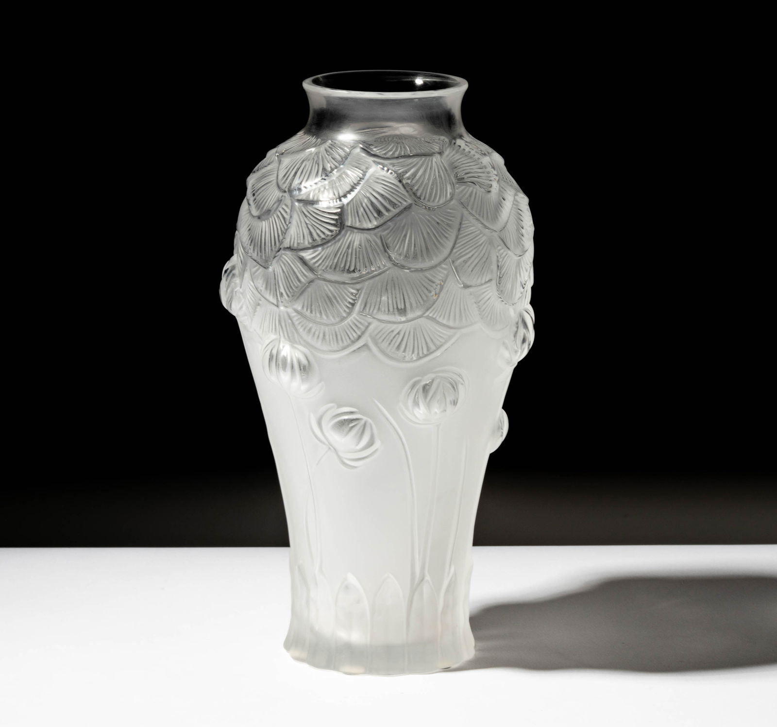 A Lalique Glass Giverny Vase (1 of 7)