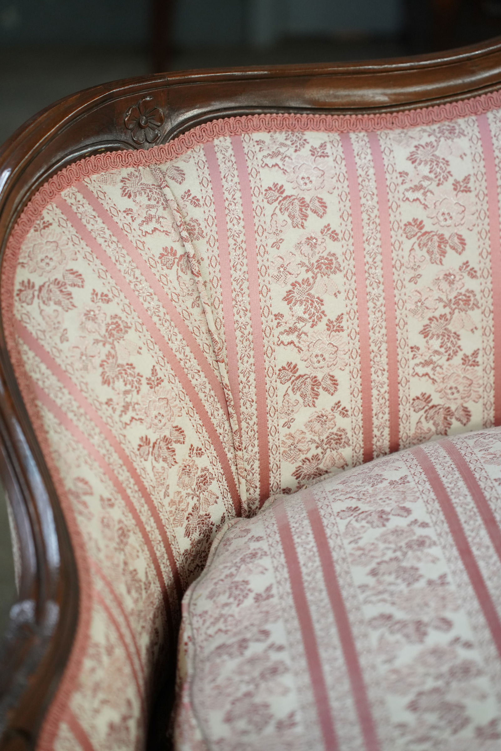 A Rococo-Style Settee - 7