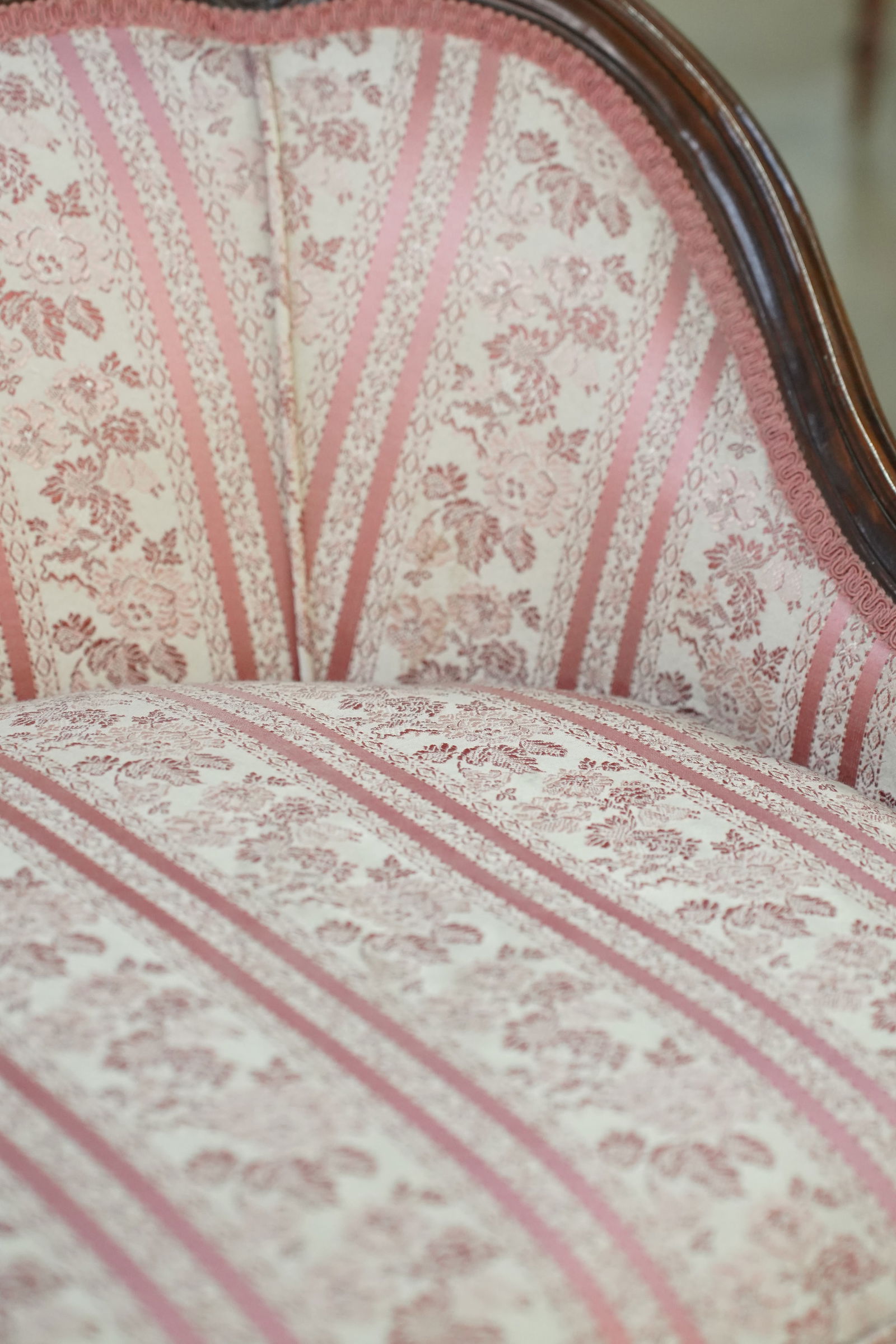 A Rococo-Style Settee - 8