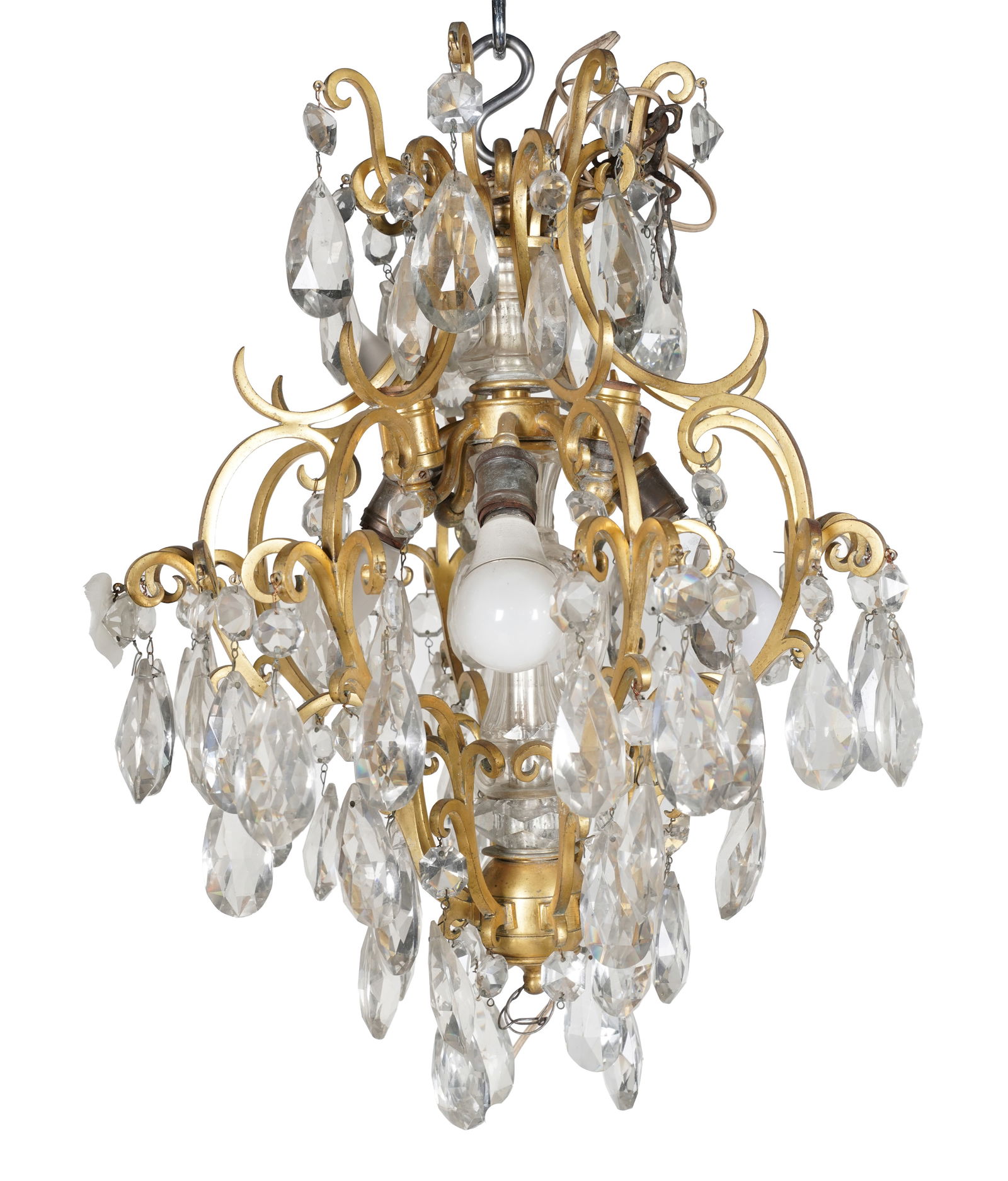 A Crystal Chandelier (1 of 11)