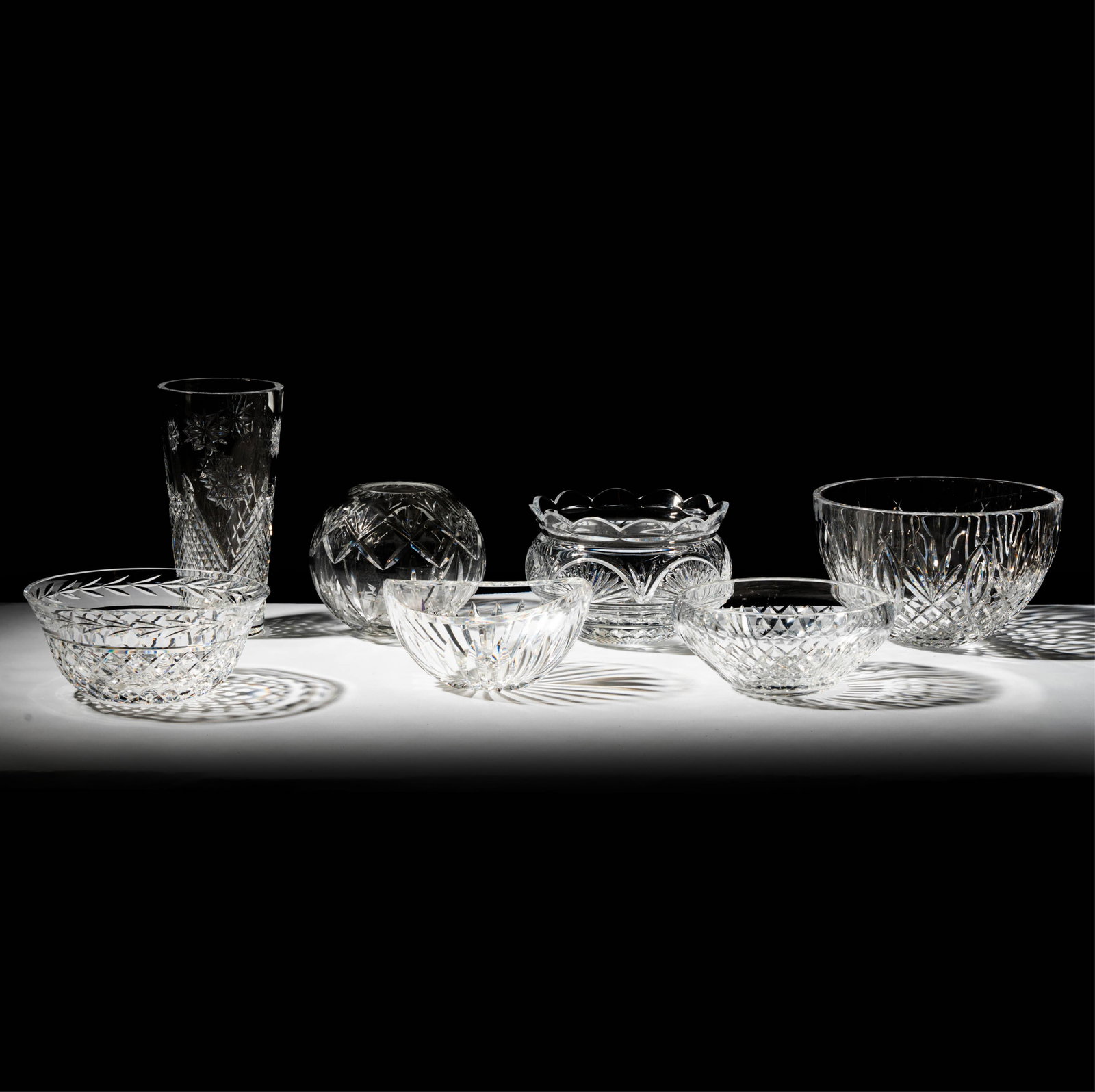 A Group of Seven Waterford Crystal Bowls and a Vase (1 of 17)
