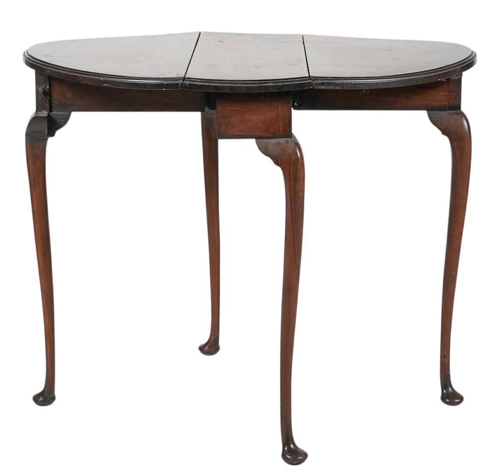 Queen Anne-Style Gateleg Table (1 of 6)