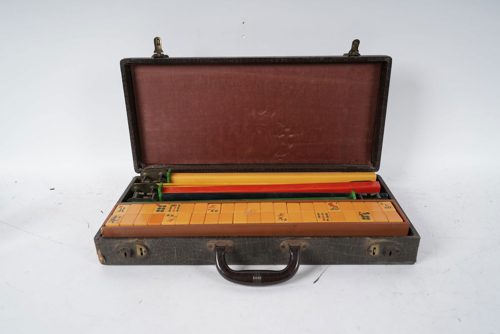 Bakelite Mahjong Set in Case - 2