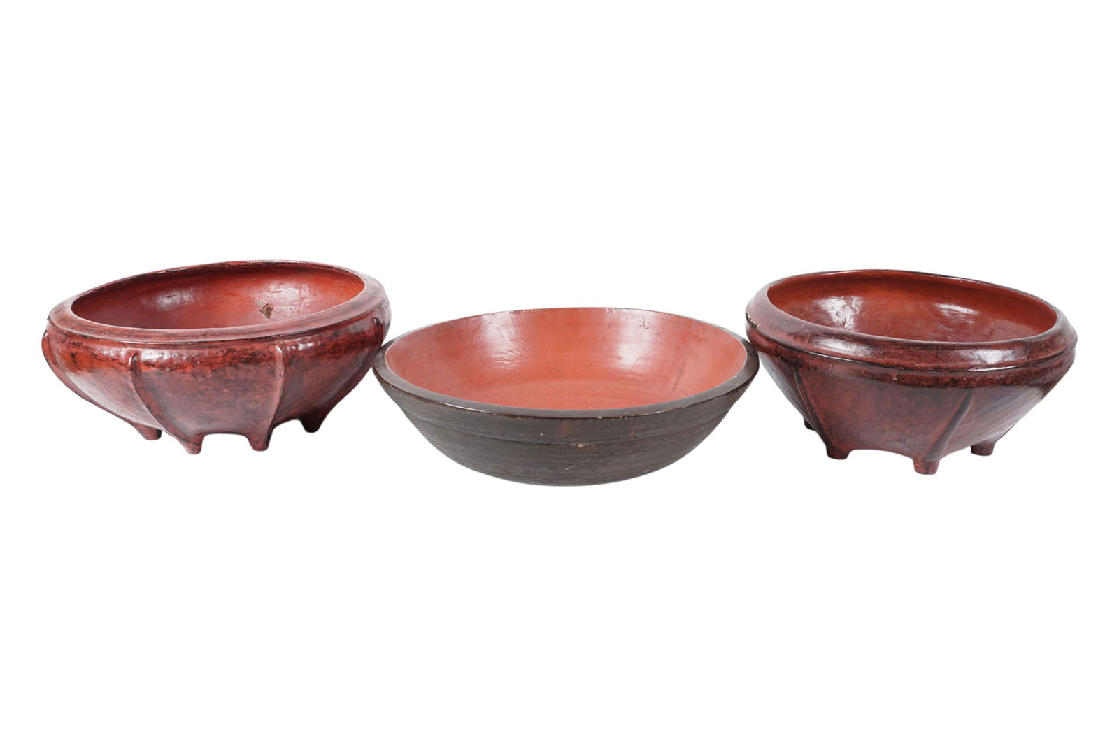 Three Large Asian Red and Black Lacquered Bowls (1 of 12)