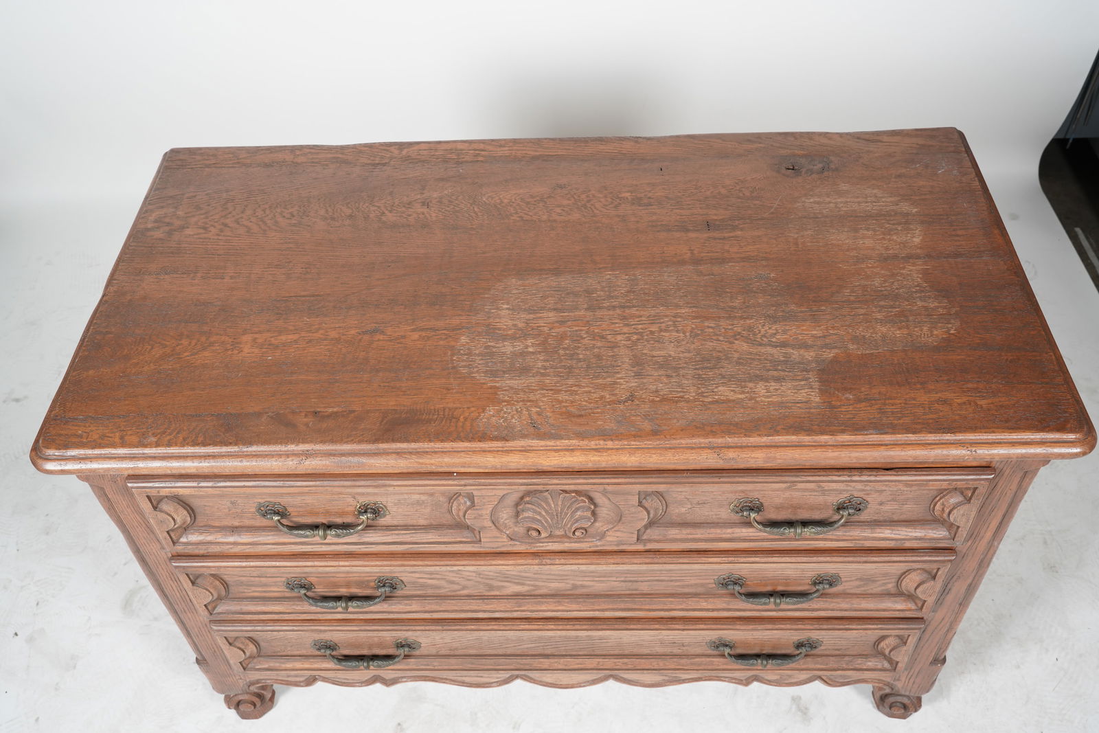 Regence-Style Commode - 3