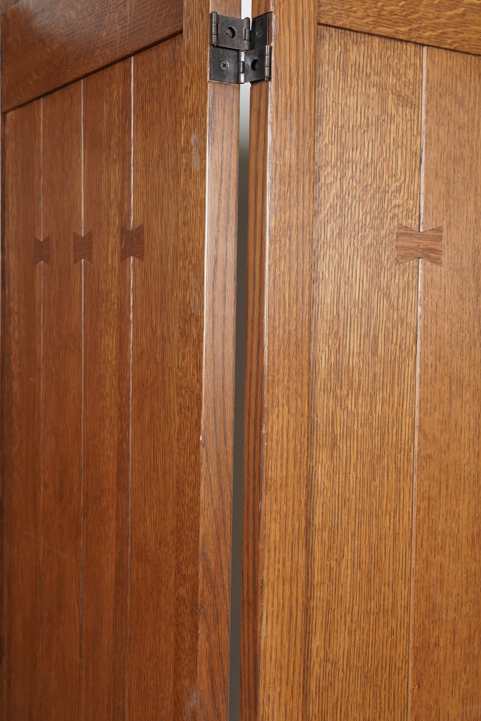 Stickley Oak Three-Panel Screen - 6