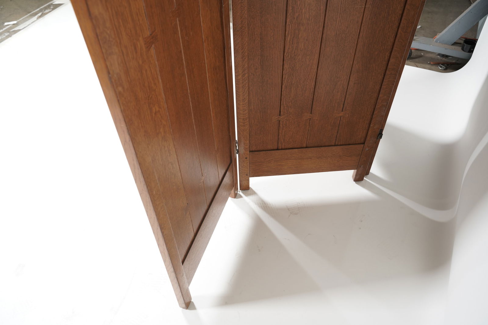 Stickley Oak Three-Panel Screen - 8