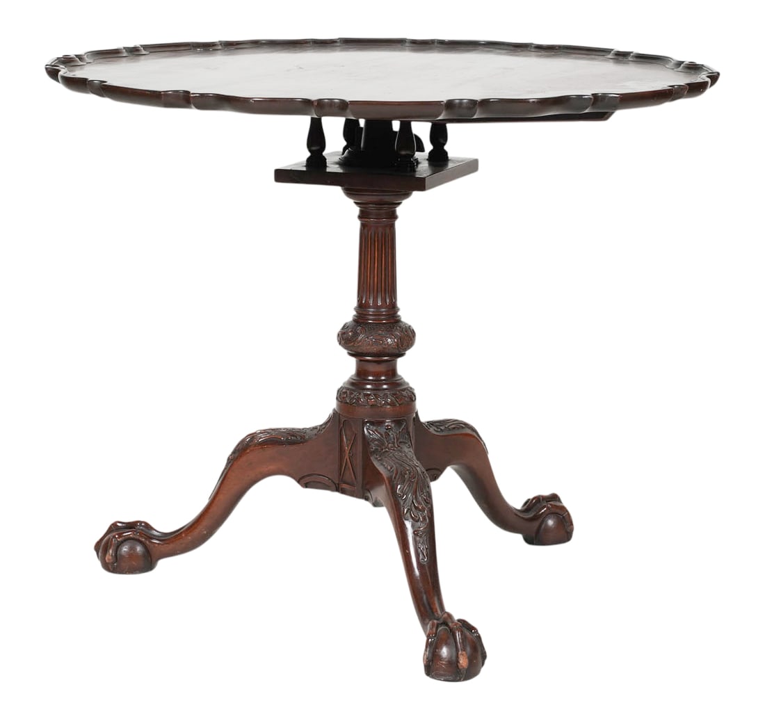 Chippendale-Style Mahogany Pie Crust Tripod Table (1 of 9)