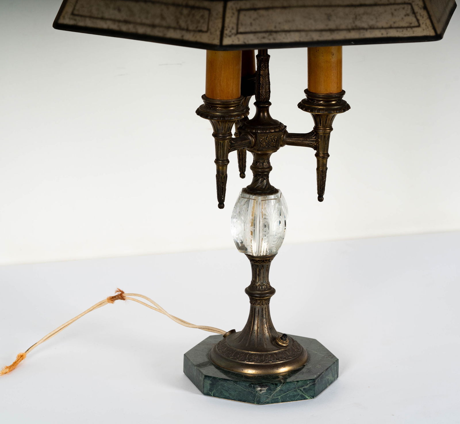 A Pairpoint Reverse-Painted Glass Table Lamp - 4