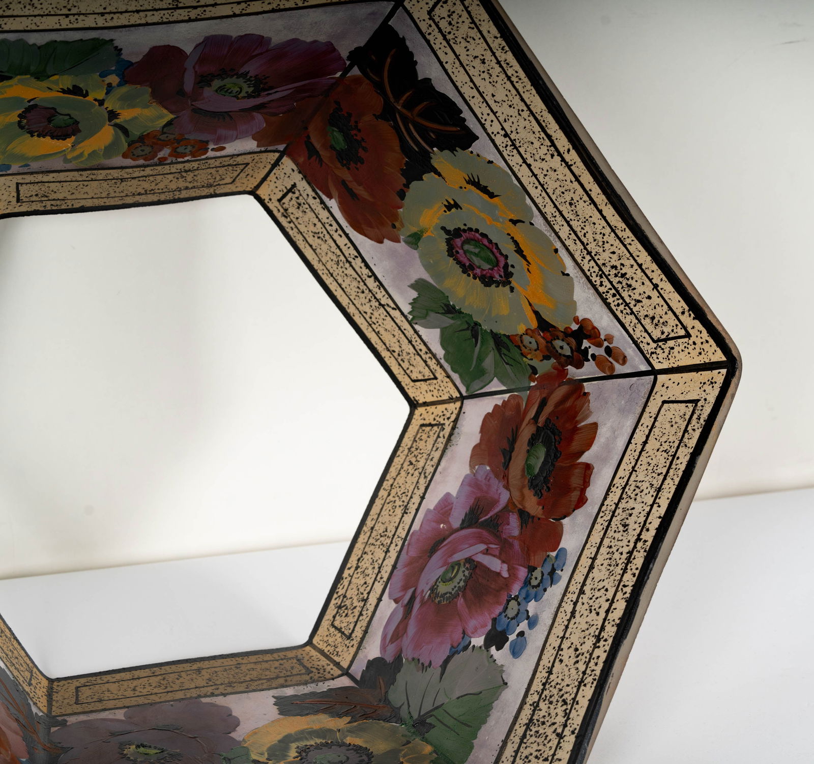 A Pairpoint Reverse-Painted Glass Table Lamp - 8